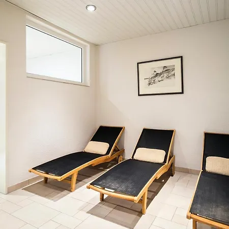 Strandleben 10 - Louis Douzette * Ahrenshoop